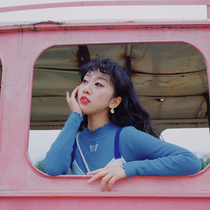 Huang Niuniu classmate store owner left feedback Butterfly embroidery slim stretch knit color base sweater sweater