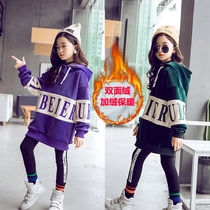 Girls sweater 2022 autumn and winter new plus velvet Korean version of the big childrens mid-length hooded western-style gold velvet top tide
