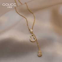 New year plinth necklace woman 2021 new light extravagant and small crowd design sense lock bone chain high-grade sweater chain accessories