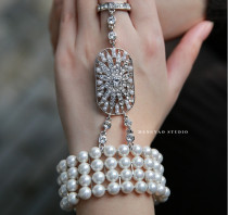 The Great Gatsby with Pearl Rhinestone Bride Dress Finger Bracelet Ring One Chain Bracelet