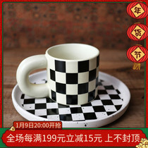 W1962 Nordic simple black and white grid INS style eye-catching Hepburn modern thick handle mug spray point chess plate