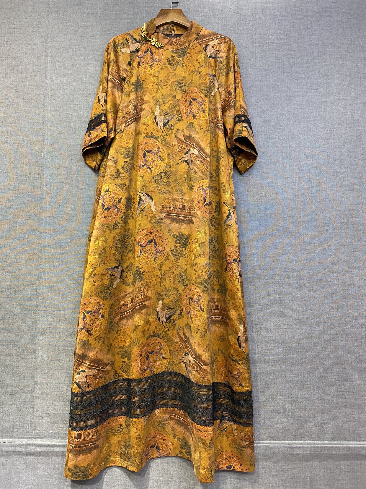 Factory direct sale large size mom dress 100% heavy 50mm silk embroidered button dress FHX1875