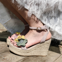 Womens shoes 2021 New Spring Joker sandals female fairy wind straw straw heeled flower one-button high heel Roman shoes