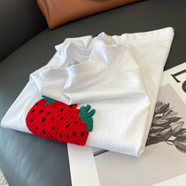 Heavy industry three-dimensional strawberry embroidery foreign style age reduction chun cotton wild round neck short sleeve T-shirt women 2021 summer new