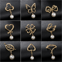 Simple pearl pendant anti-light brooch neckline fixed pin fashion small ins personalized clothes small accessories