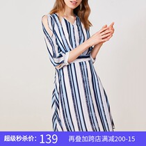 Lily summer new womens European literary sense irregular V-neck long-sleeved dress 7962