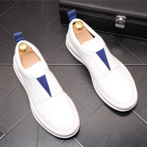 European station with small white shoes English mens leisure fashion footwear foot of foot lazy shoes