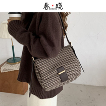 Retro Armpit Package French niche bag woman autumn and winter new thousand bird grid and whisked bag large capacity
