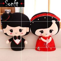 A pair of plush toy lovers doll practical wedding room doll