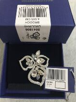 Spot leaf shape lady brooch 5041806