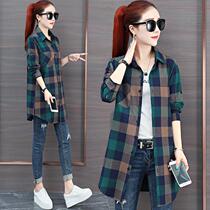 Plaid shirt womens 2021 new spring and autumn womens tops flash super a design sense of spring fashion European goods spring
