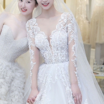 Main wedding dress 2020 new dress Super fairy dreamson line shoulder thin long sleeve spring simple bride tailing