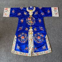 Cloud decoration totem 2021 original ethnic style womens hand-embroidered old embroidery group flower Ruyi edging casual horse clip robe