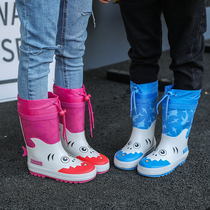 Male and female childrens rubber rain shoes