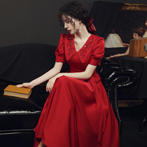 The bridal toast with a long line of 2021 new red wedding gown back to the door then the banquet temperament can normally be worn