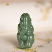 (Zhuo Yu Museum)Taiping Elephant Hetian Jade Russian Jasper Duck egg green handle pendant Li Zhuo Yu Sculpture