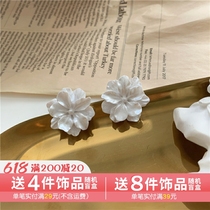 S925 Silver Needle Korea Temperament Brief White Flower Style Elegance Day Ensemble Superfairy Pure White Flower Ear Clip 45