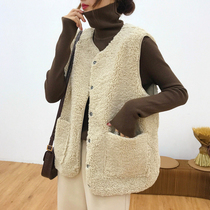 Lamb hair mawl female 2022 autumn winter new fur integrated 100 hitch plush horse clip sleeveless shoulder jacket blouse