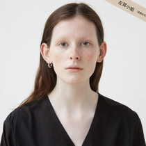 Left ear French style minimalist earrings European and American lukewarm wind light Water Drop Delicate Earnail Woman Temperament 100 Hitch High Sense