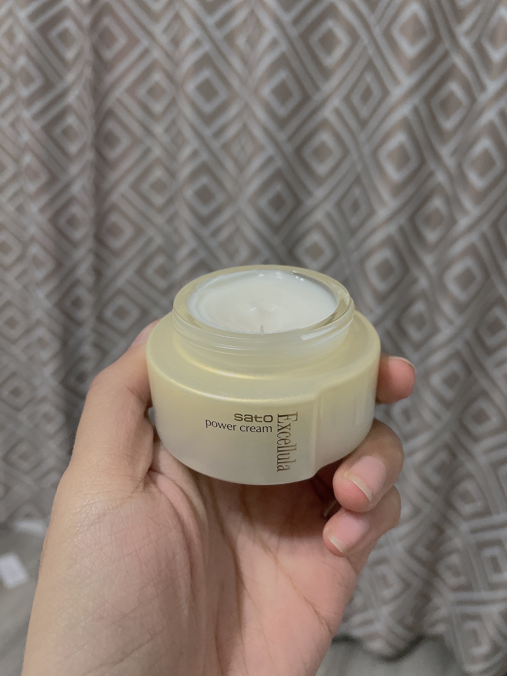 艾思诺娜乳液/面霜怎么样?质量可以吗?剖析细节看真相!
