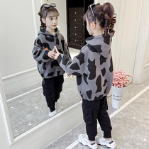 Girl autumn and winter suit 6 foreign 7 fashionable 8 little girl 9-year-old loose hooded overalls casual super cool two-piece set