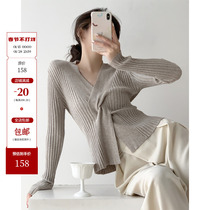 ICTS Wind in the Mountains Milk Coffee Black Knitted Sweater with Cross Knot on the Chest and Small Slits on the Hem