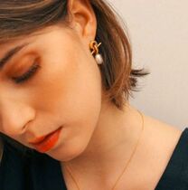 Left ear) Baroque pearl diamond earrings French retro elegant niche design Joker earrings INS tide