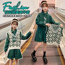 Girls Spring Dress 2022 new Han Edition Red Girl Sweater Mark Fold Dress two sets