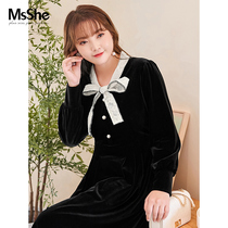 (Annual meeting shirt) MsShe large size womens winter temperament lace V-collar slim velvet dress