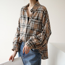 Spring and Autumn New Korean Plaid Shirt shirt female design sense female niche loose long sleeve shirt retro Hong Kong flavor top