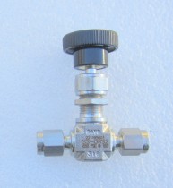 New imported SWAGELOK needle valve 3 8 SS-1RS6