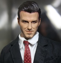 Three tours of Coldplay 1 6 heartthrob David Beckham head sculpture Beckham supports HT prime body spot