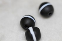 Hidden Buddha Pearl Accessories of the First Line Pharmacist Old Glazed to Conserve 1 15cm diameter of 1 2cm