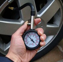 High-precision tire pressure gauge car tire pressure gauge tire pressure gauge metal tire pressure gauge with deflation