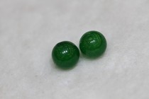 Tibetan Buddhist pearl accessories green agate bead with a diameter of 1cm