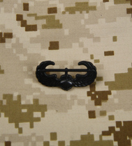 US helicopter landing qualification chapter helicopter skill chapter black ACU badge