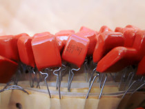 NIS Ri Jing CBB film capacitor 1UF 63V (1UF 105) p = 8mm