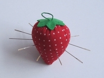 (Longlong Dream Factory) Cross stitch tool-red fluffy love needle insertion needle red strawberry needle insertion