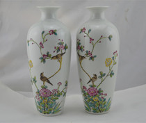 Jingdezhen antique porcelain green Qianlong year hand painting pastel flowers and birds plum bottle home furnishings collection ceramics
