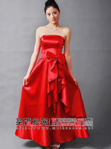 Spot dress shopkeeper recommends classic red bra bride toast ladies