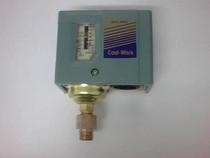 The pressure controller threaded connection