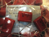 Original Panasonic CBB capacitance diaphragm 0 82uf200v 820 nf200v 824 200v p = 22mm