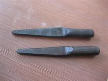 Special wedge iron for drilling machine unloading bit