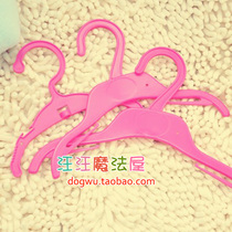 Small pet hangers Dog hangers Plastic pet hangers Special hangers for pet clothes and clothing