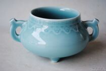 Qing Qianlong sky green glaze double ear incense burner