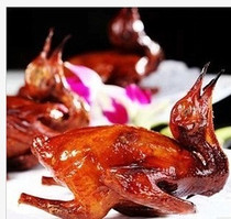 Crispy suckling pigeon crispy peat with creamy dove grilled milk dove salted and seasoned semi-finished fragrant and crisp pigeon 200 gr only