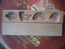 Guandong Wooded Children Refreshment Mold Steamed Bread Cake Printed Cake Rice Noodle Food Coincidence fruit mold Four-hole Bun Card