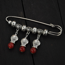  Retro ethnic style Red agate seedling silver small fish beads brooch pin sweater Classical Kaiyun evil spirits jewelry
