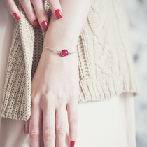 Ukraine Beautyspot girl tide brand 丨 Blooming flower series 丨 Red rose Qianqian bracelet spot