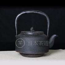 Southern Japan Qifeng classic shotgun pattern neatly arranged hollow handle is really difficult to knock Japanese big iron pot